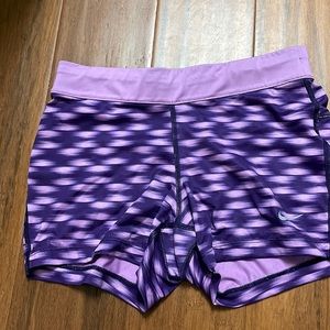 Pre-owned no flaws Nike shorts purple size small